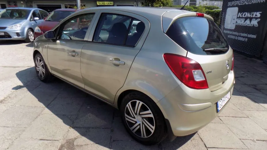 OPEL Corsa -