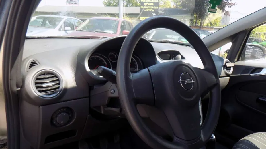 OPEL Corsa -