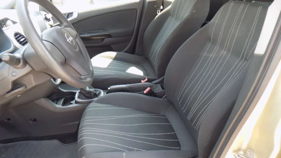 OPEL Corsa -