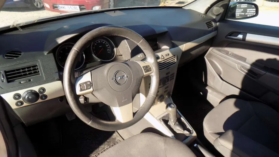 OPEL Astra -