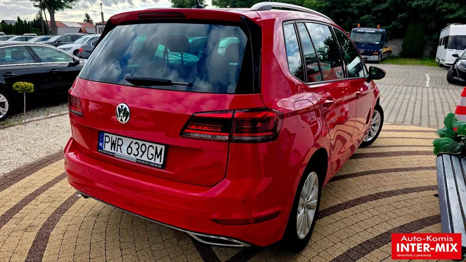VOLKSWAGEN Golf Sportsvan -