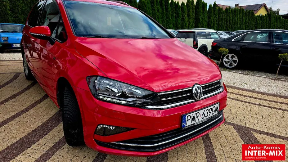 VOLKSWAGEN Golf Sportsvan -