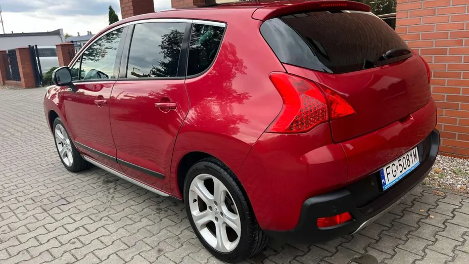 PEUGEOT 3008 -