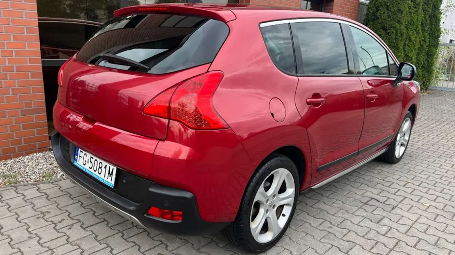 PEUGEOT 3008 -