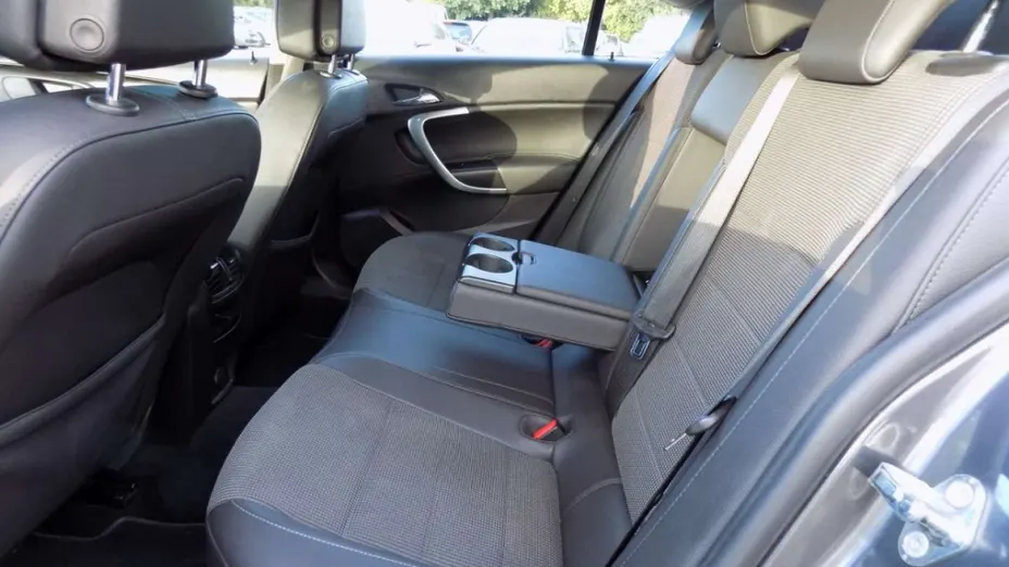 OPEL Insignia -