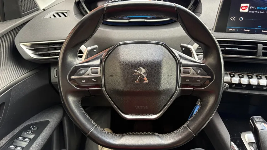 PEUGEOT 3008 -