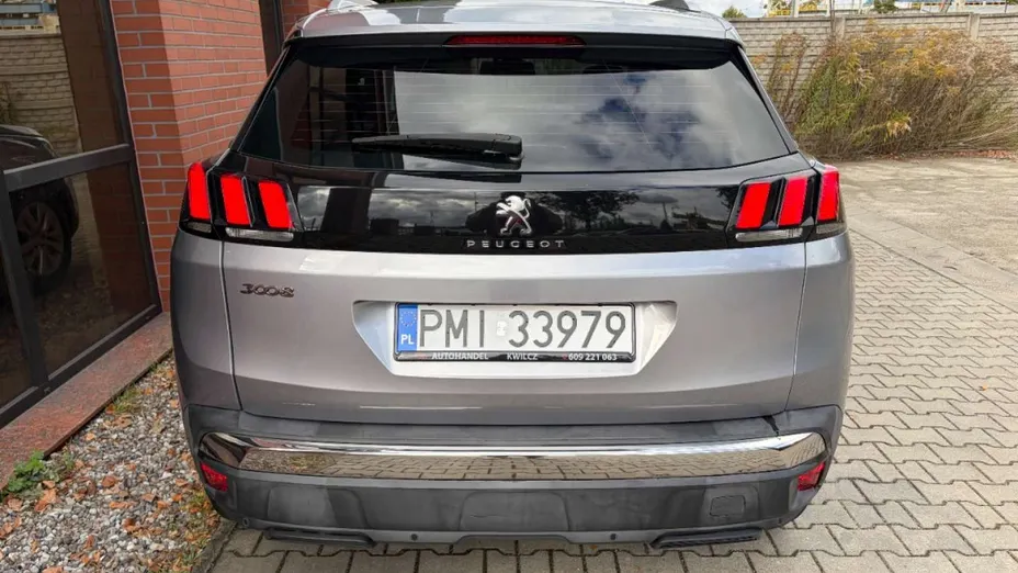 PEUGEOT 3008 -