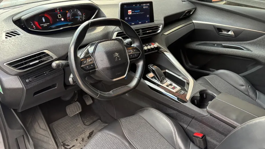 PEUGEOT 3008 -