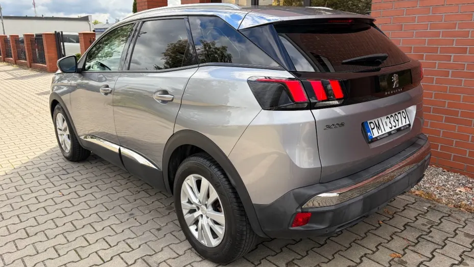 PEUGEOT 3008 -