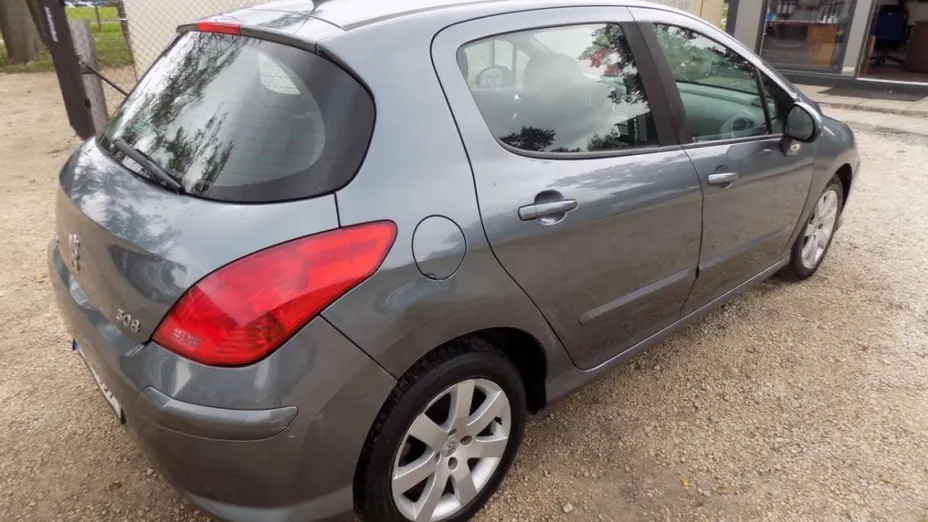 PEUGEOT 308 -