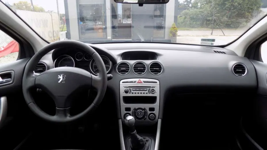 PEUGEOT 308 -