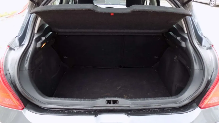 PEUGEOT 308 -
