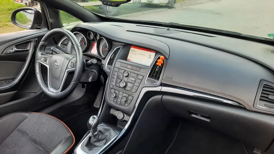 OPEL Cascada -