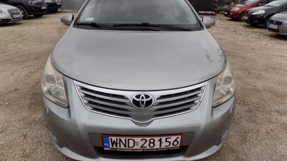 TOYOTA Avensis -
