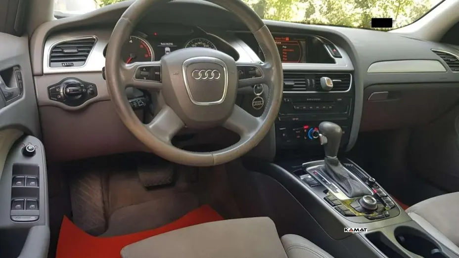 AUDI A4 -