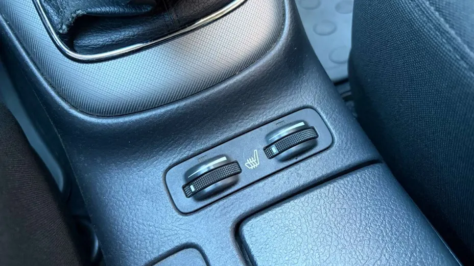 TOYOTA Avensis -