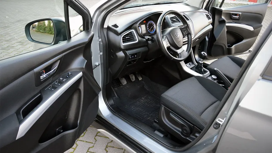 SUZUKI SX4 -