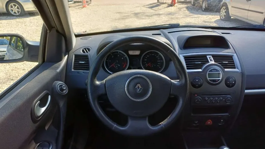 RENAULT Megane -