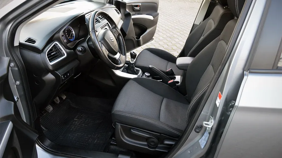 SUZUKI SX4 -
