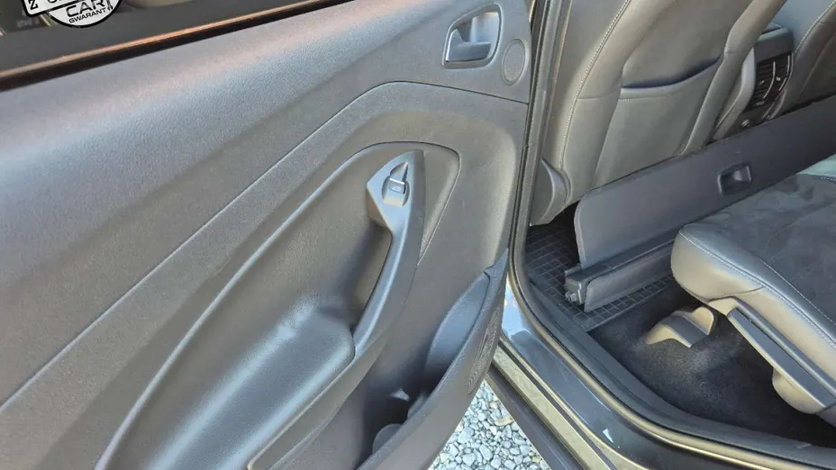FORD Kuga -