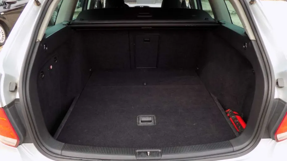 VOLKSWAGEN Golf -