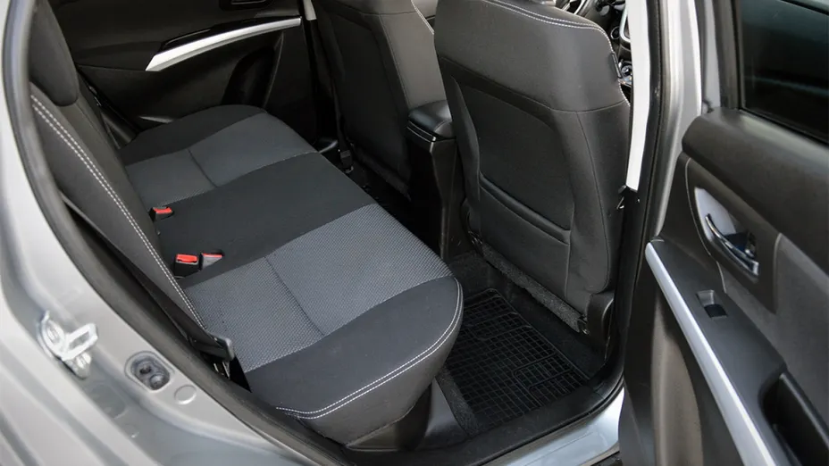 SUZUKI SX4 -