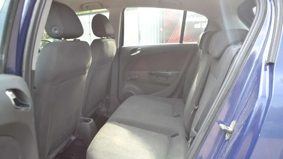 OPEL Corsa -