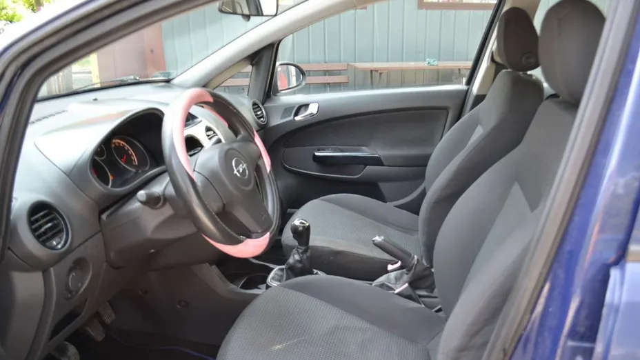 OPEL Corsa -