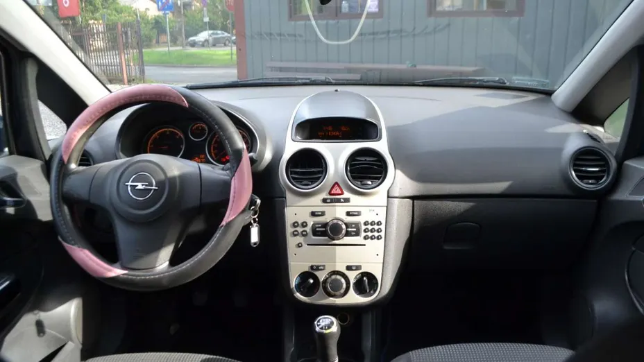 OPEL Corsa -