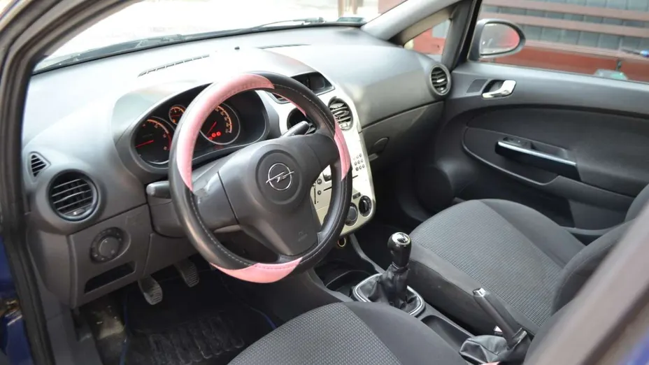 OPEL Corsa -