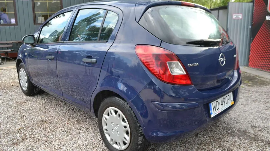 OPEL Corsa -