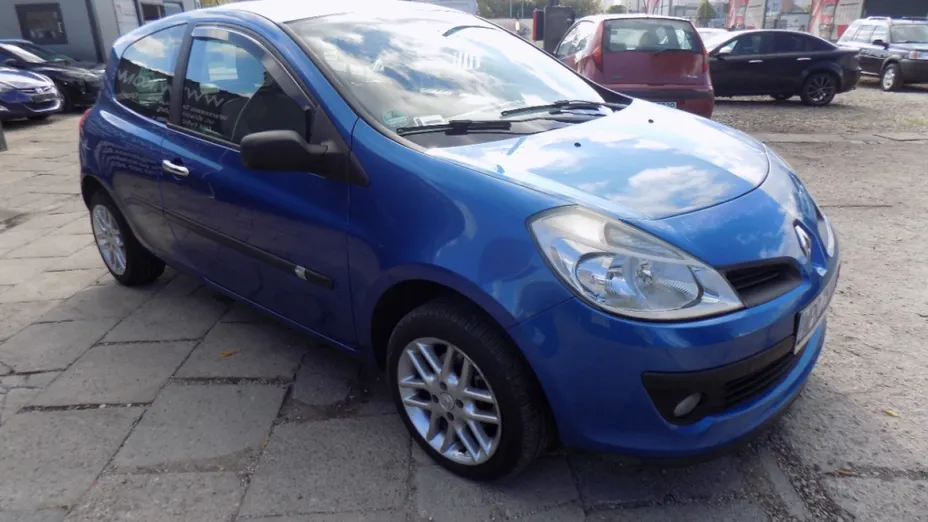 RENAULT Clio -