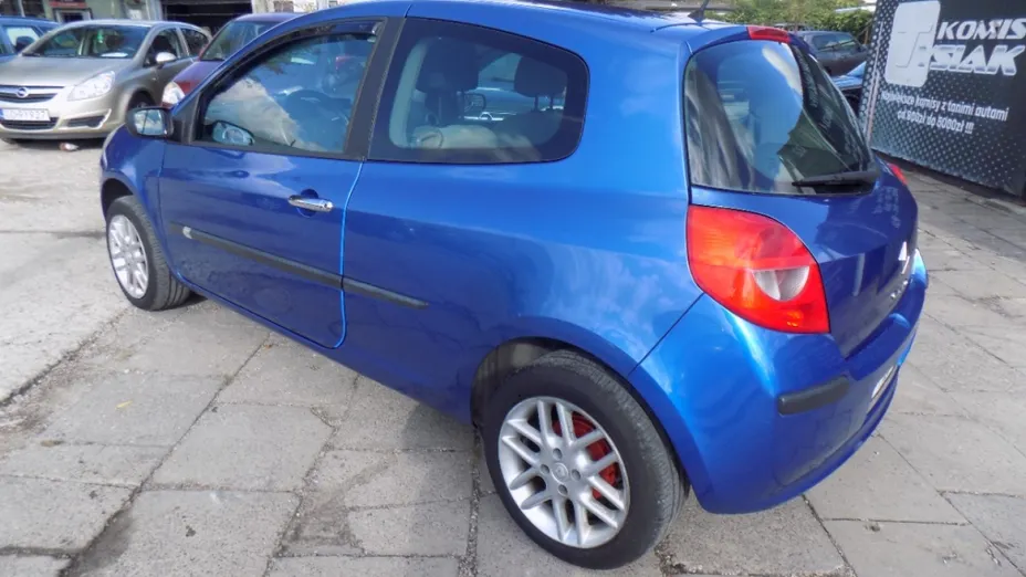 RENAULT Clio -