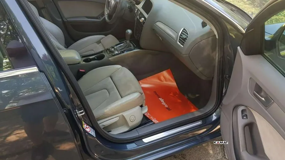 AUDI A4 -