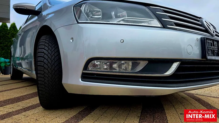 VOLKSWAGEN Passat -