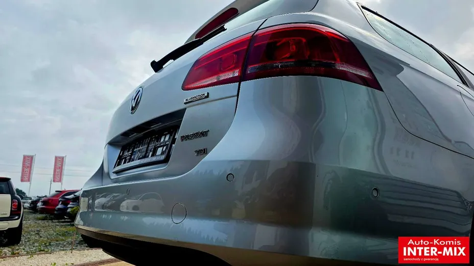 VOLKSWAGEN Passat -