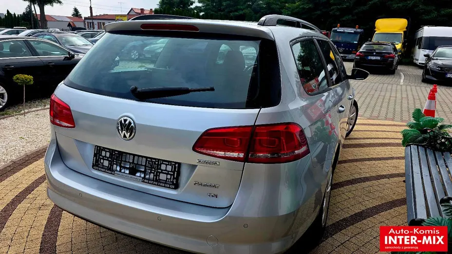 VOLKSWAGEN Passat -