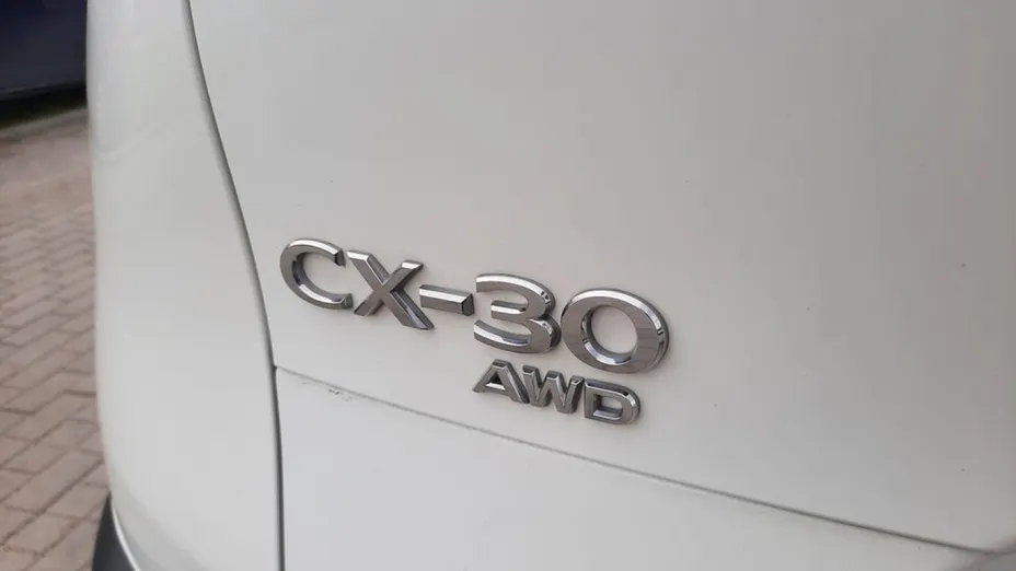 MAZDA CX-30 -