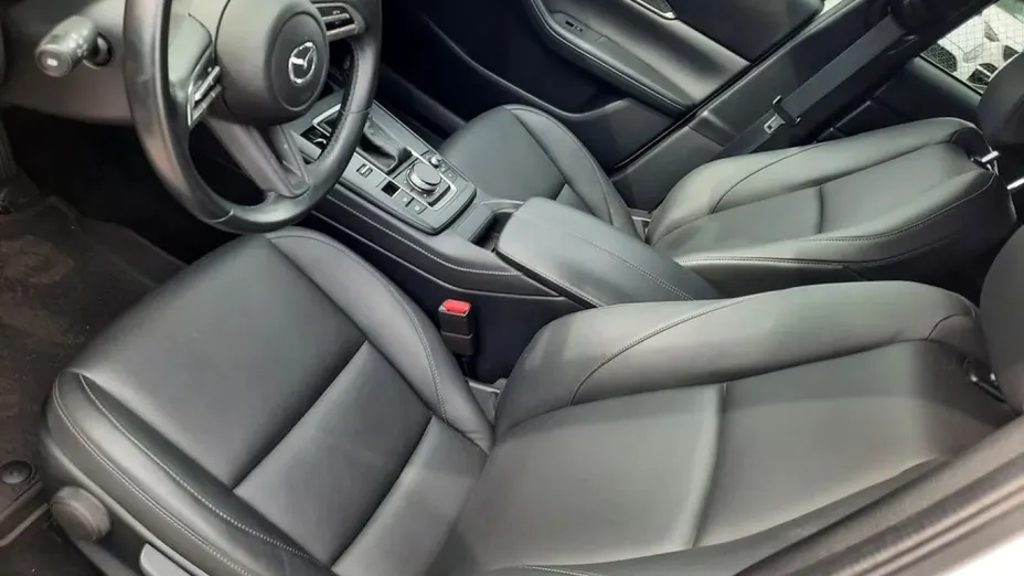 MAZDA CX-30 -