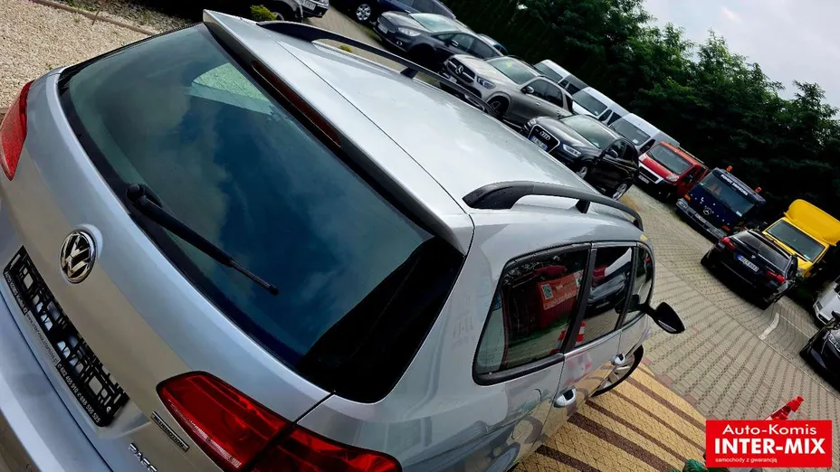 VOLKSWAGEN Passat -