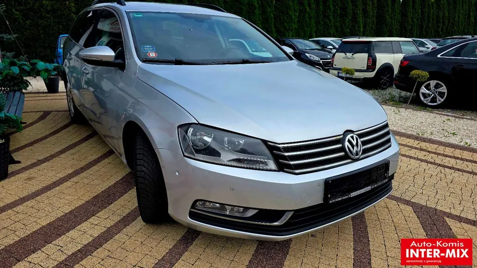 VOLKSWAGEN Passat -