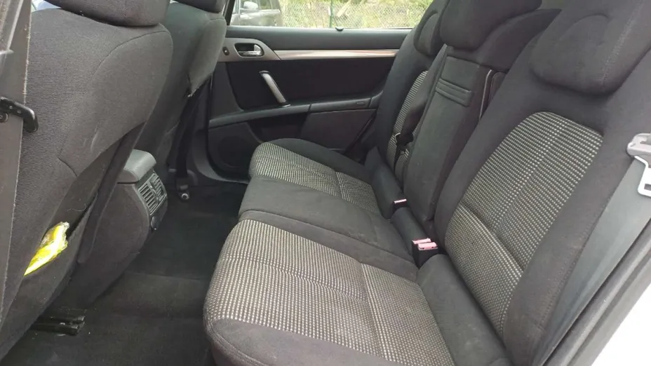 PEUGEOT 407 -