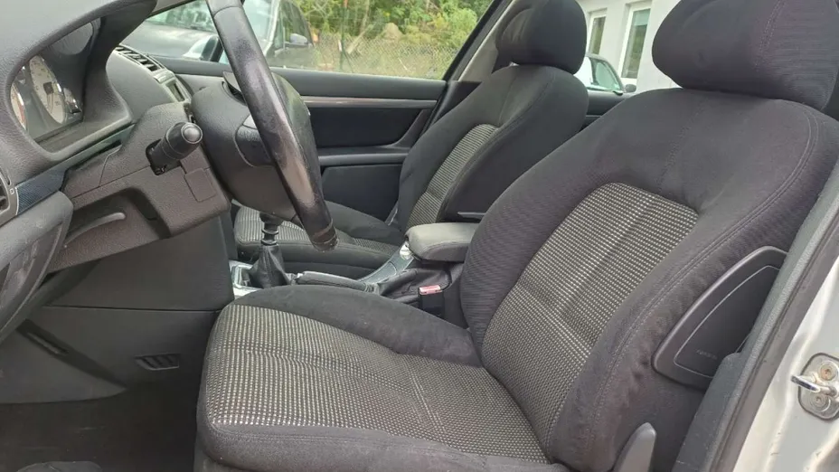 PEUGEOT 407 -
