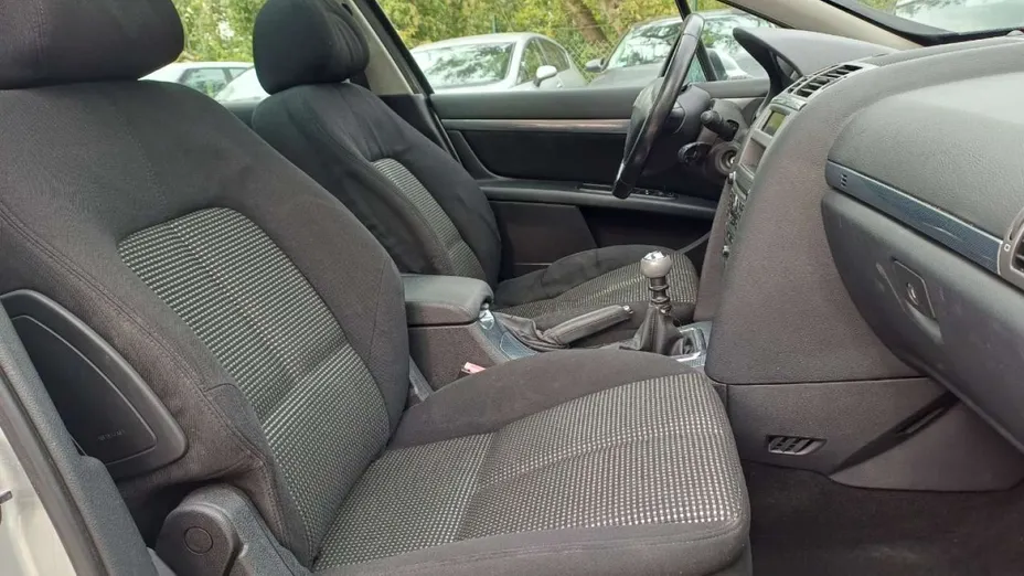 PEUGEOT 407 -