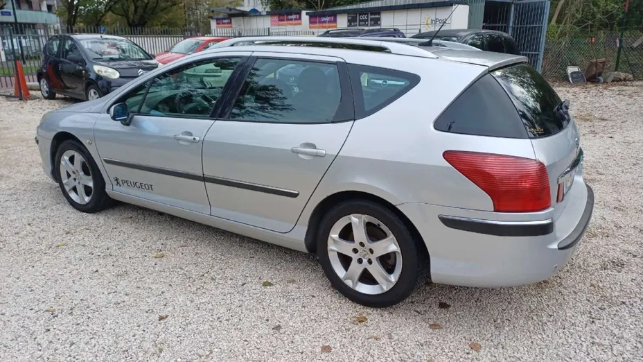 PEUGEOT 407 -