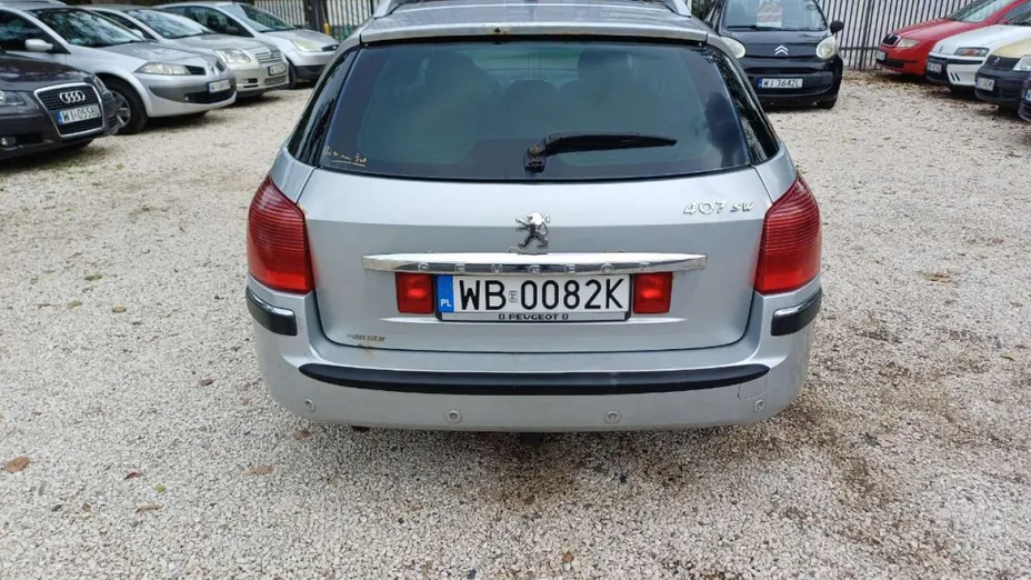 PEUGEOT 407 -