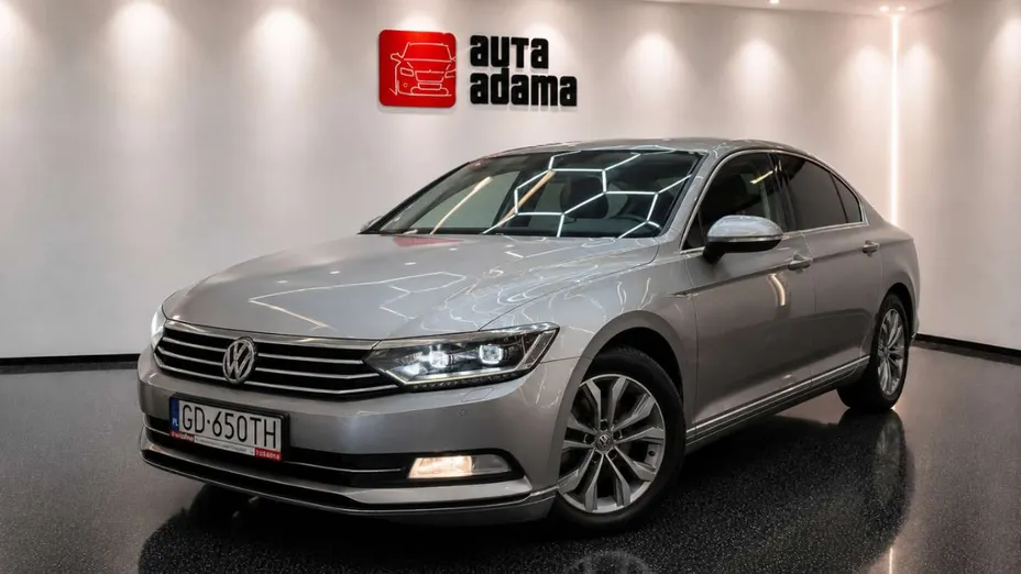 VOLKSWAGEN Passat -