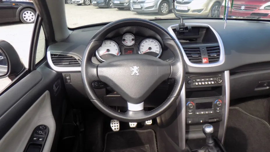 PEUGEOT 207 -