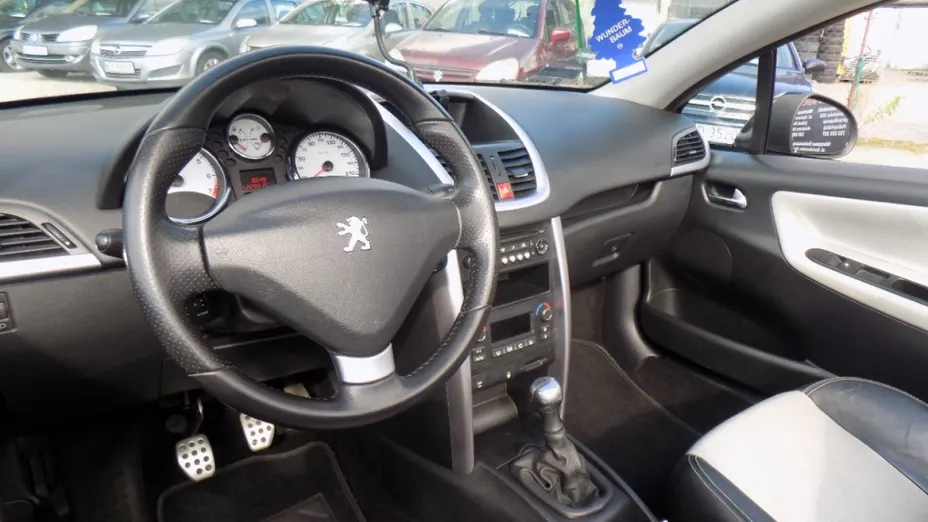 PEUGEOT 207 -