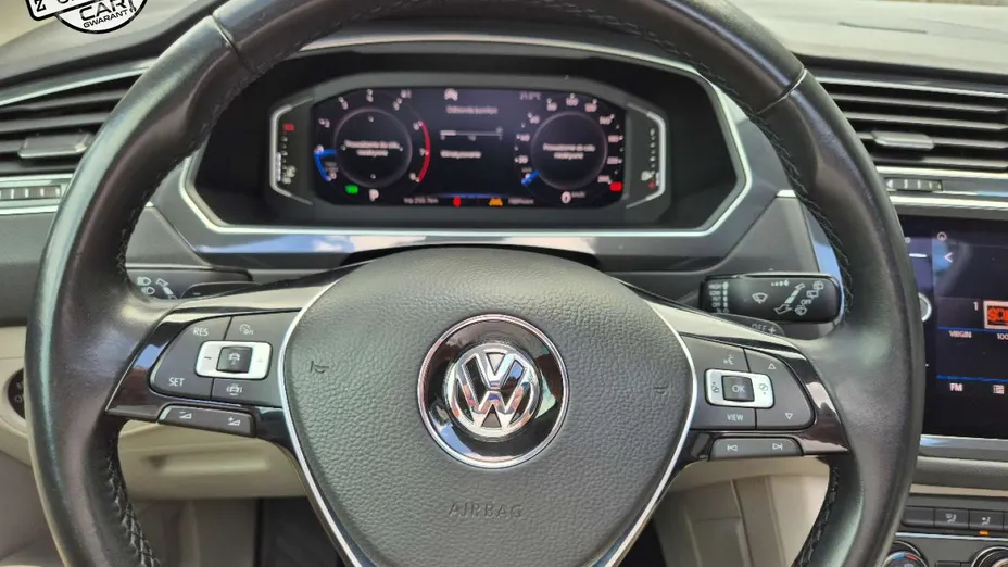 VOLKSWAGEN Tiguan -